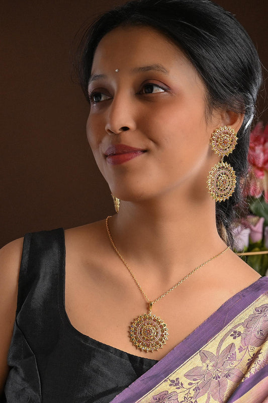 Gold Stone Embellished Pendant Necklace 