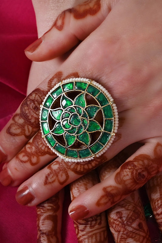 Green Semi Precious Stone Round Ring 
