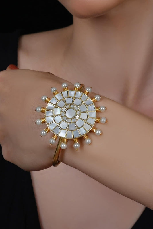 Kundan Pearl Sun Bracelet 