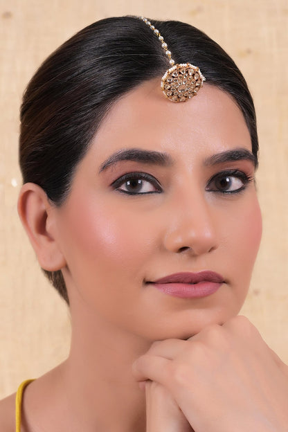 Kundan Pearl Embellished Borla Maangtikka 