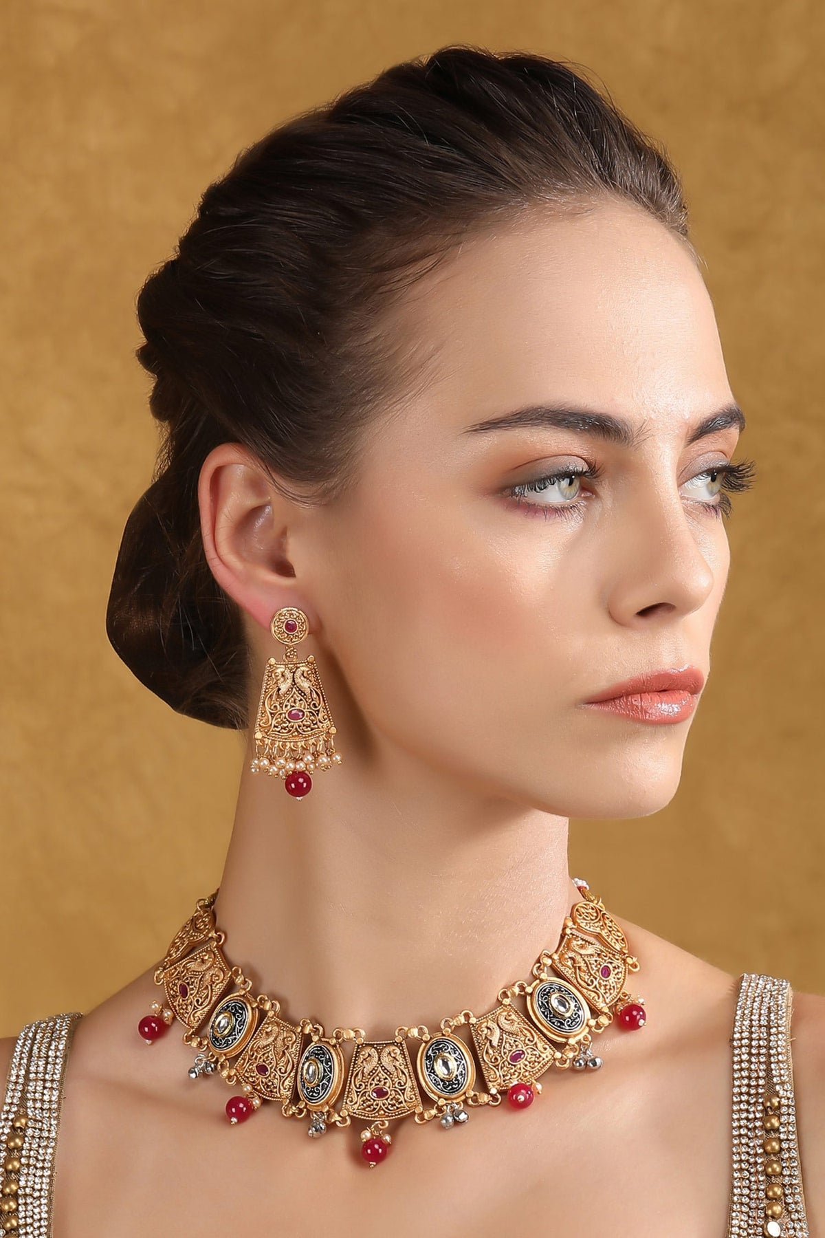 Carved Dual Tone Bar Choker Set 
