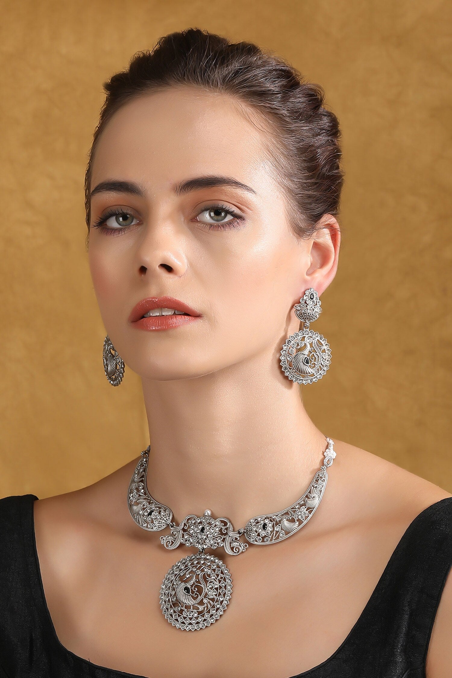 Floral Peacock Stone Choker Set 