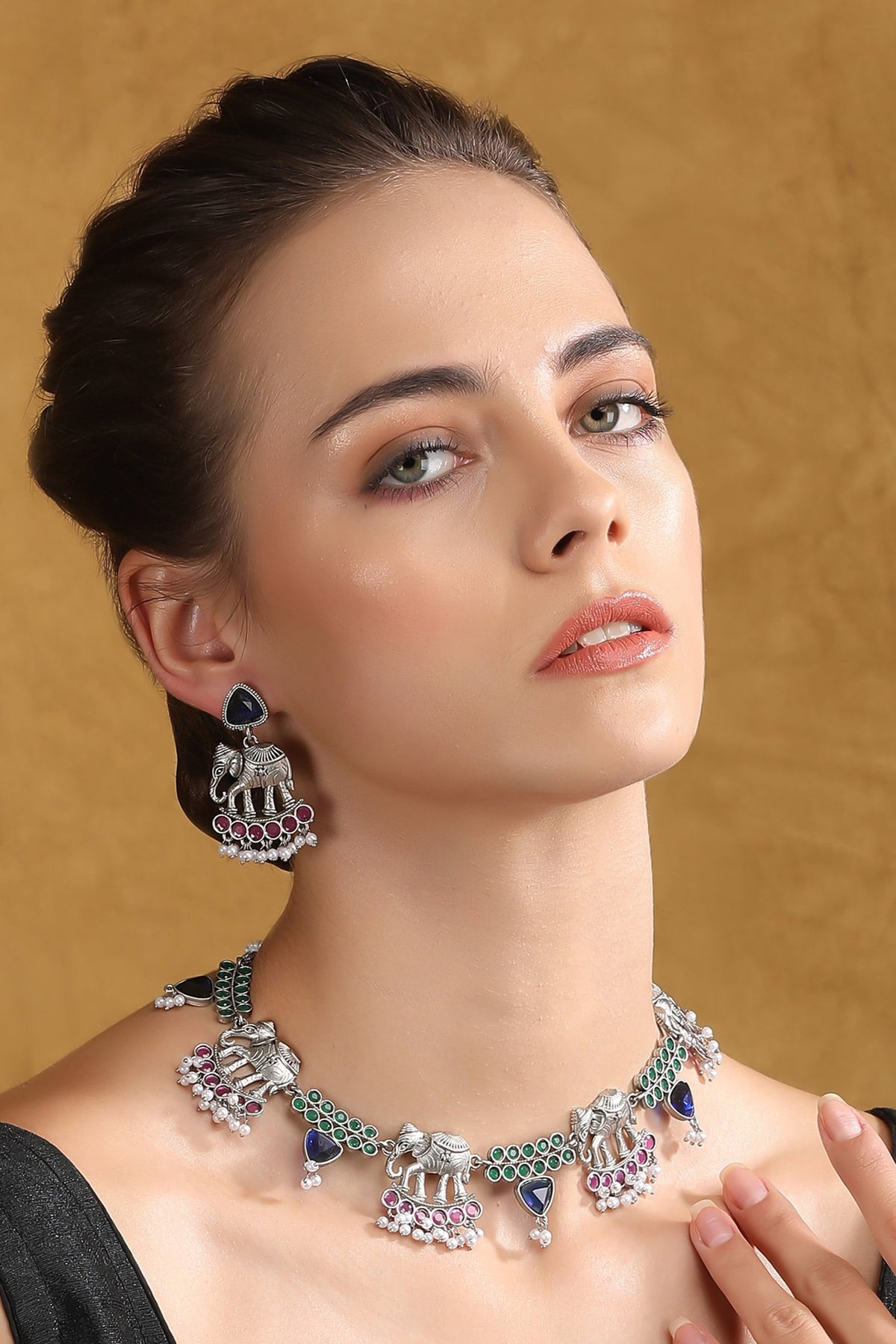 Elephant Motif Stone Choker Set 