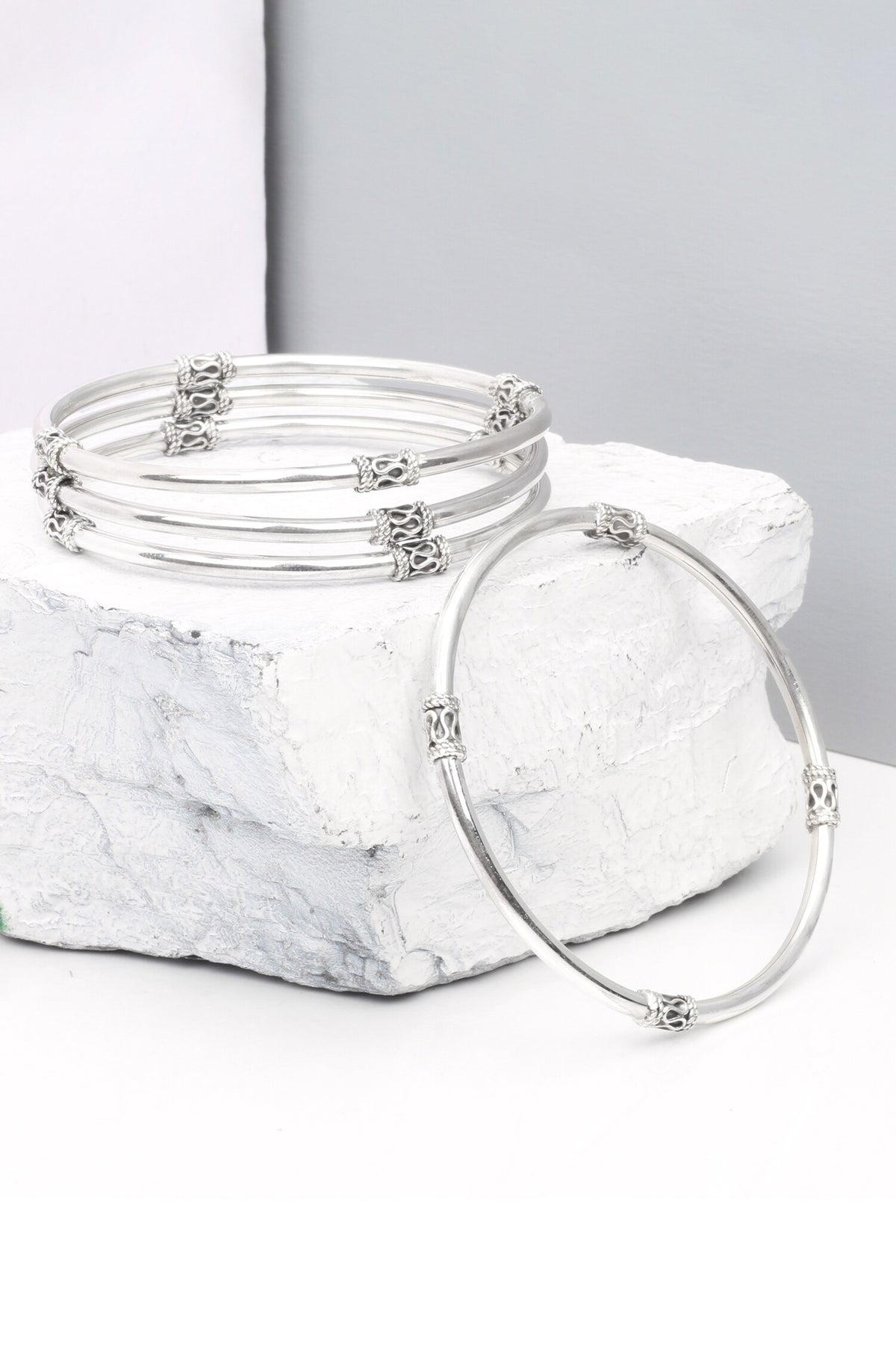 Marta Carved Unit Bracelet 