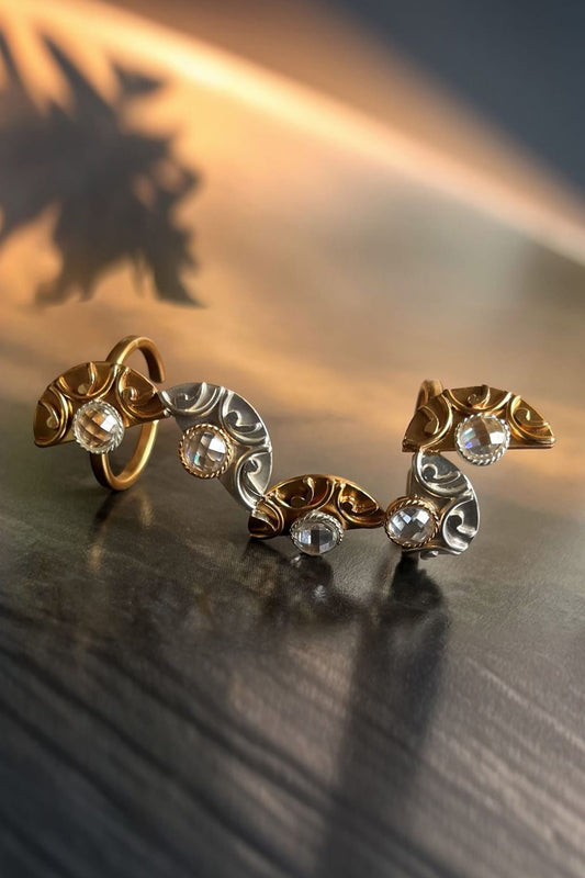 Sumerian Sail Fan Crystal Double Finger Ring 
