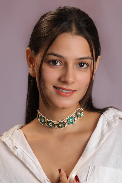 Phoolan Kundan & Pearl Choker 
