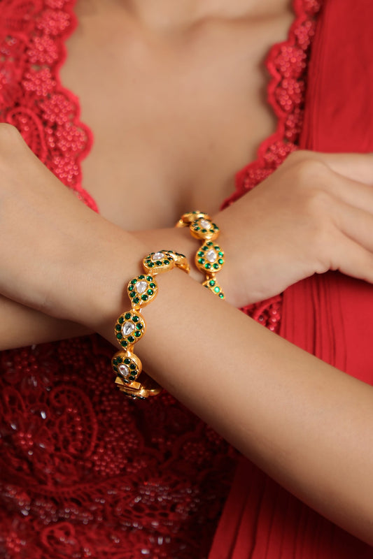 Kundan Teardrop Embellished Bangle 