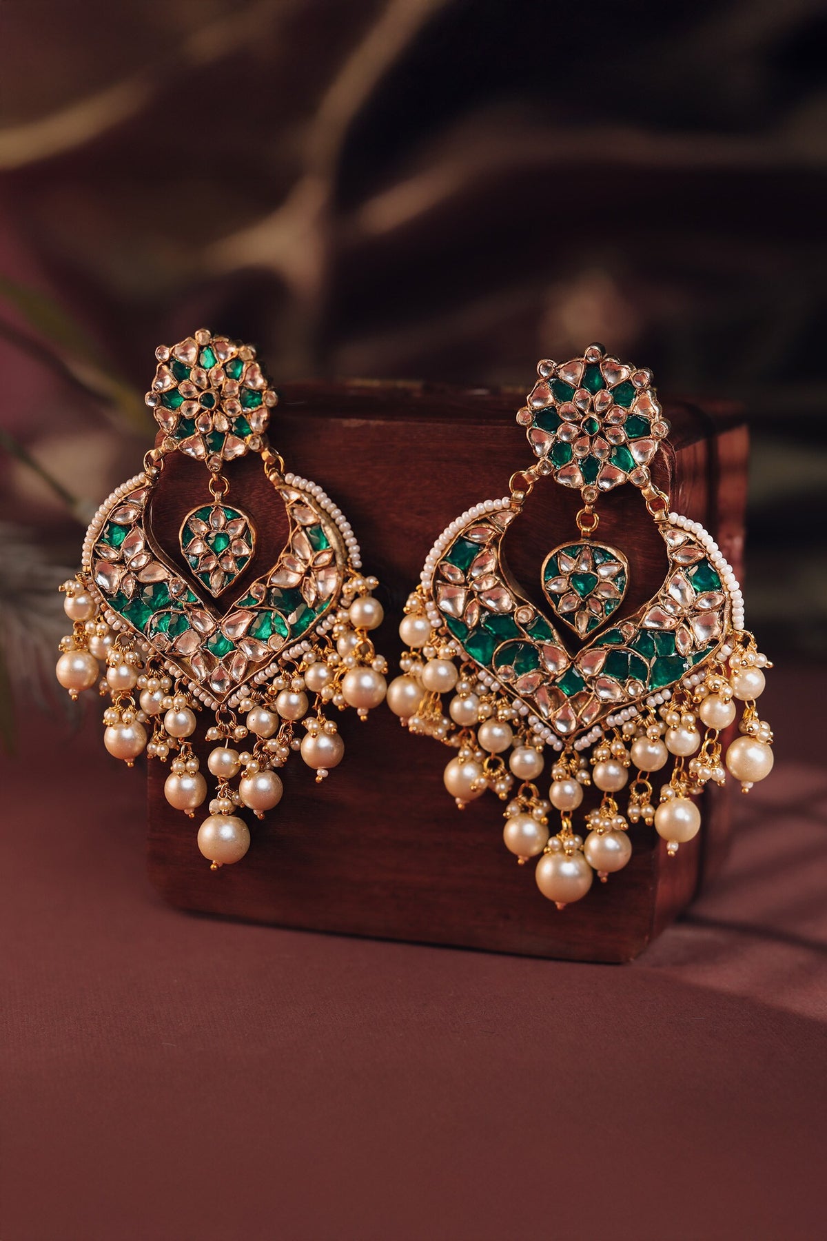 Gulshan Kundan & Pearl Chandbalis 