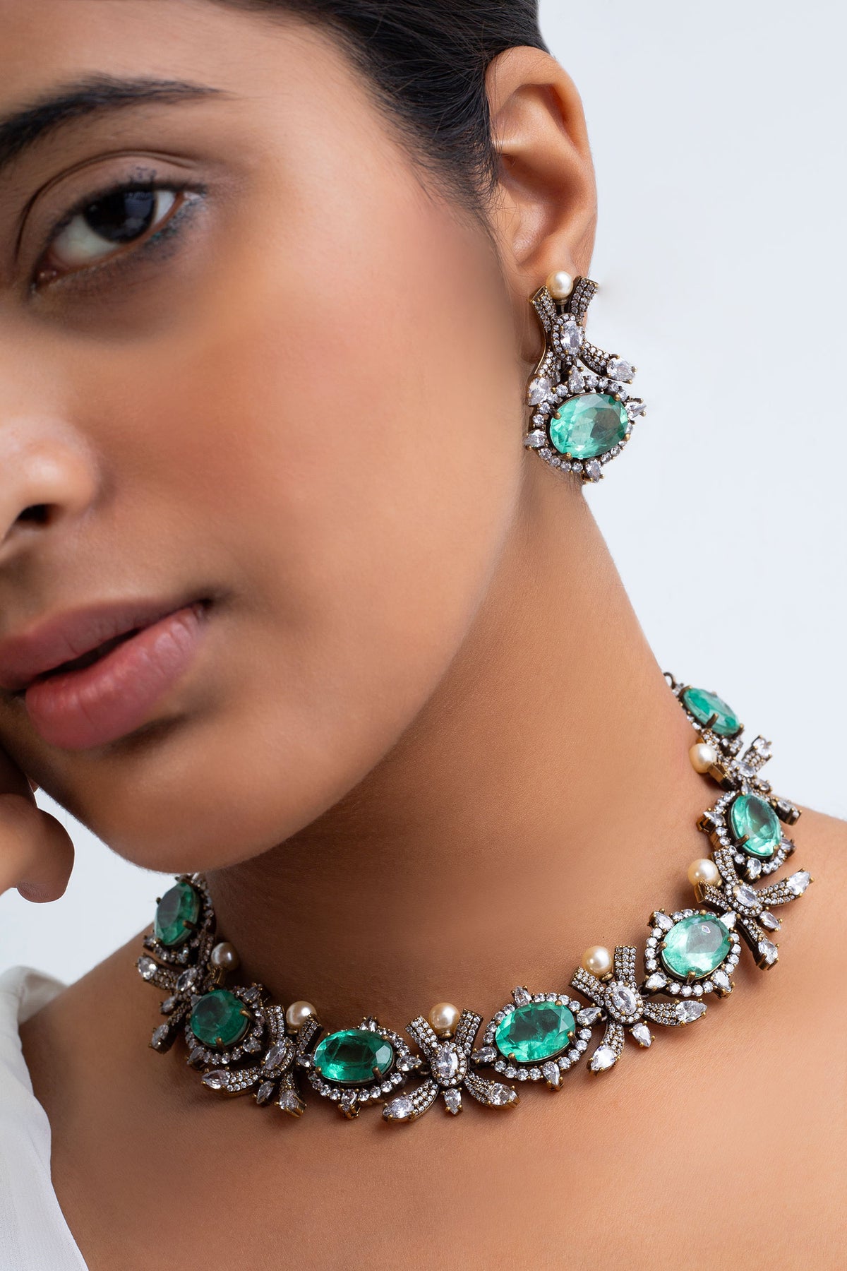 Geometric Stone Embellished Choker Set 