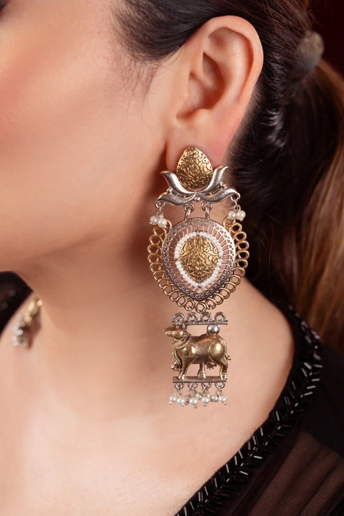 Nandi Motif Kundan Polki Earrings 