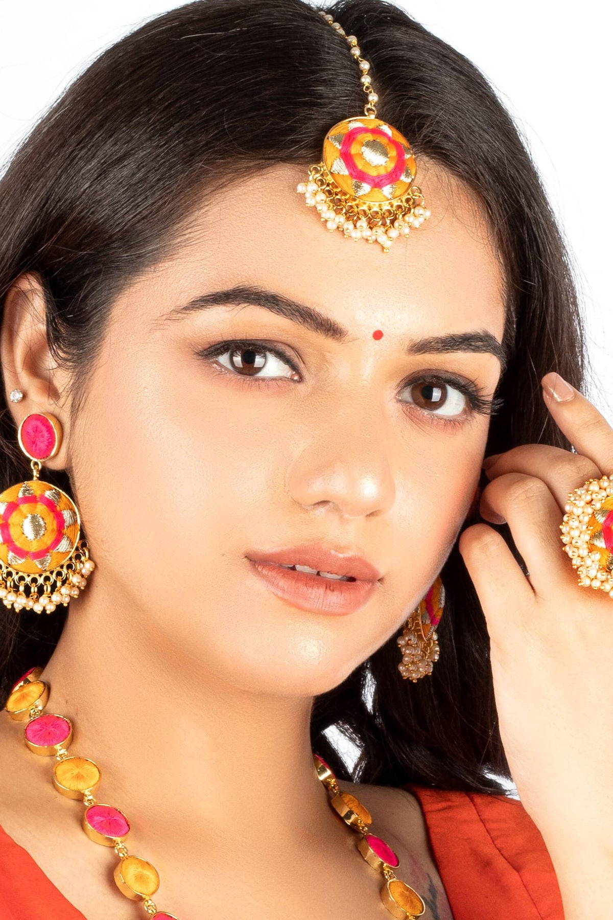 Thread Embroidered Designer Jewellery Set 
