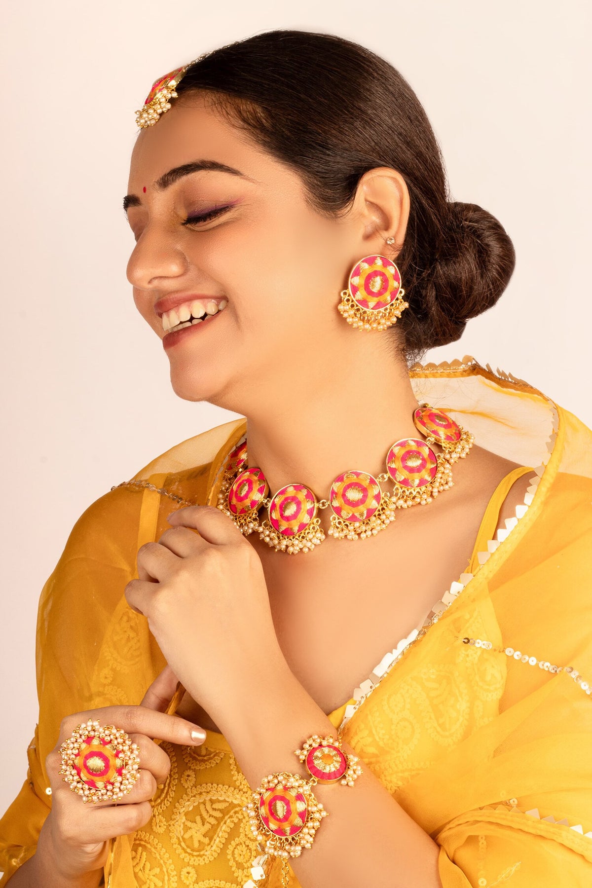 Thread Embroidered Choker Set 