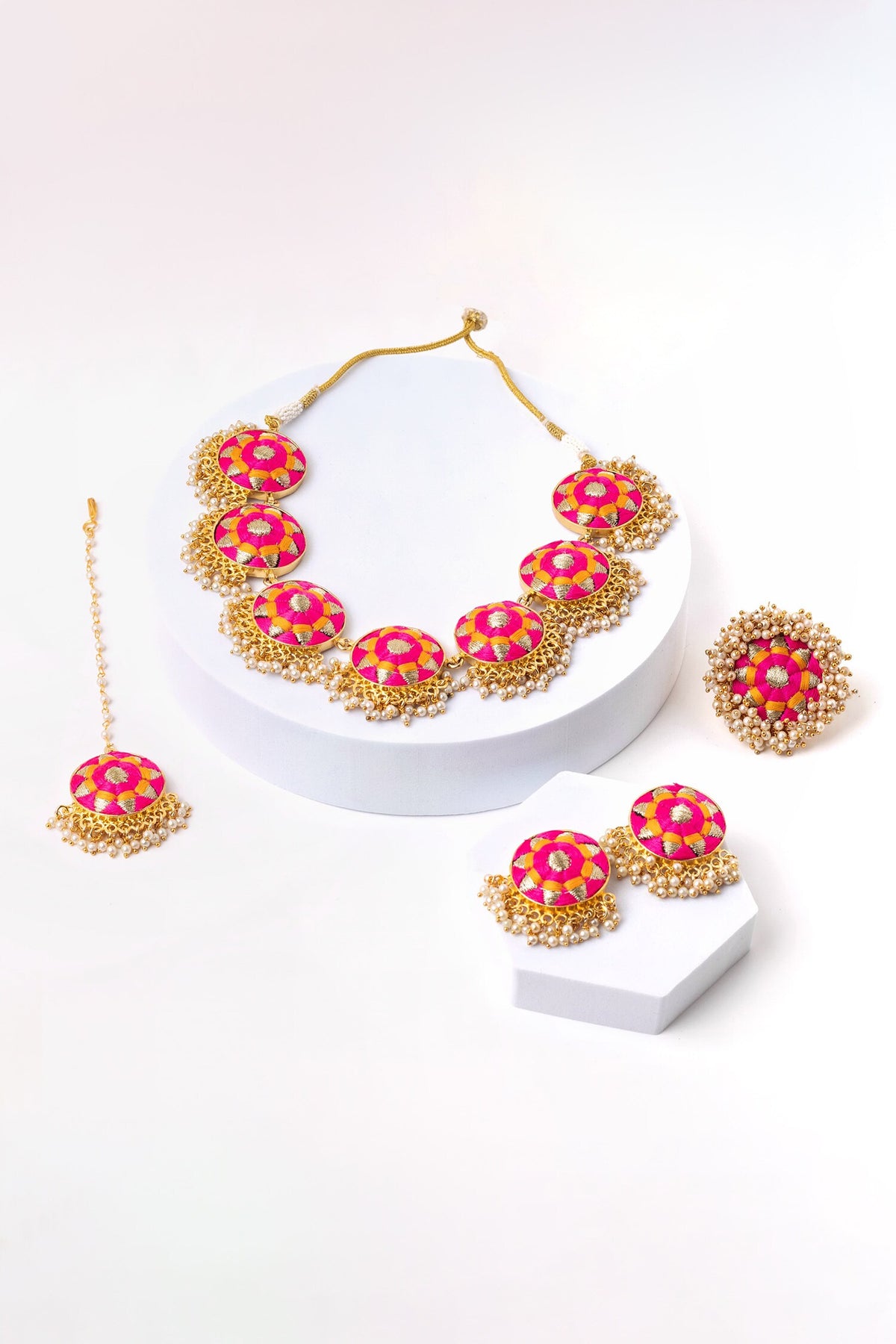Thread Embroidered Choker Set 