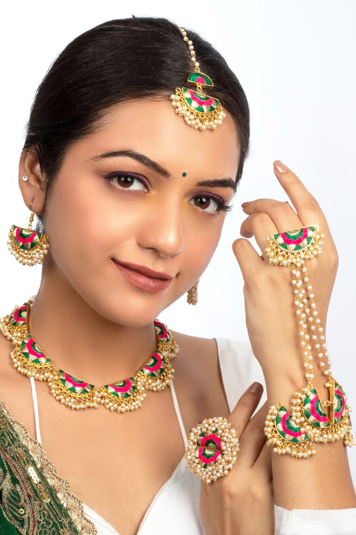 Fern Scallop Embroidered Choker Set 
