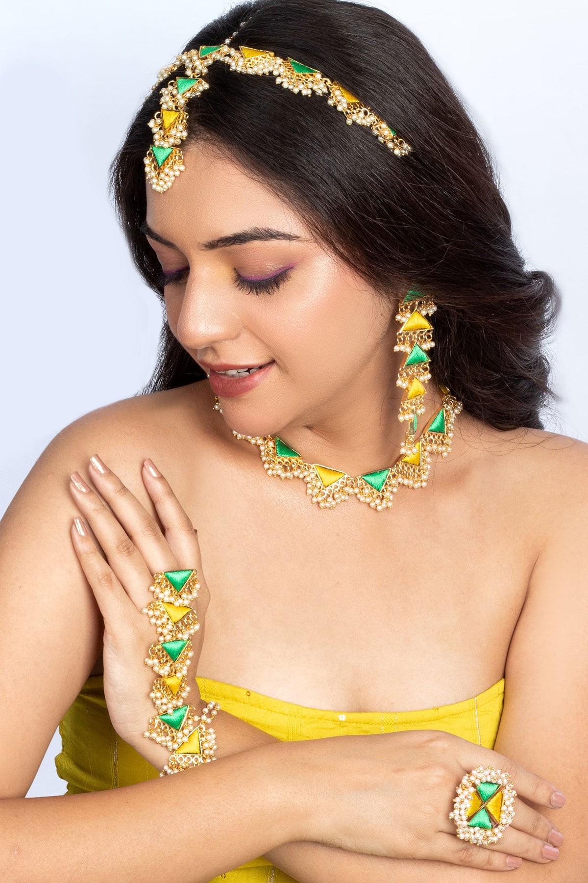 Pearl & Thread Embroidered Necklace Set 