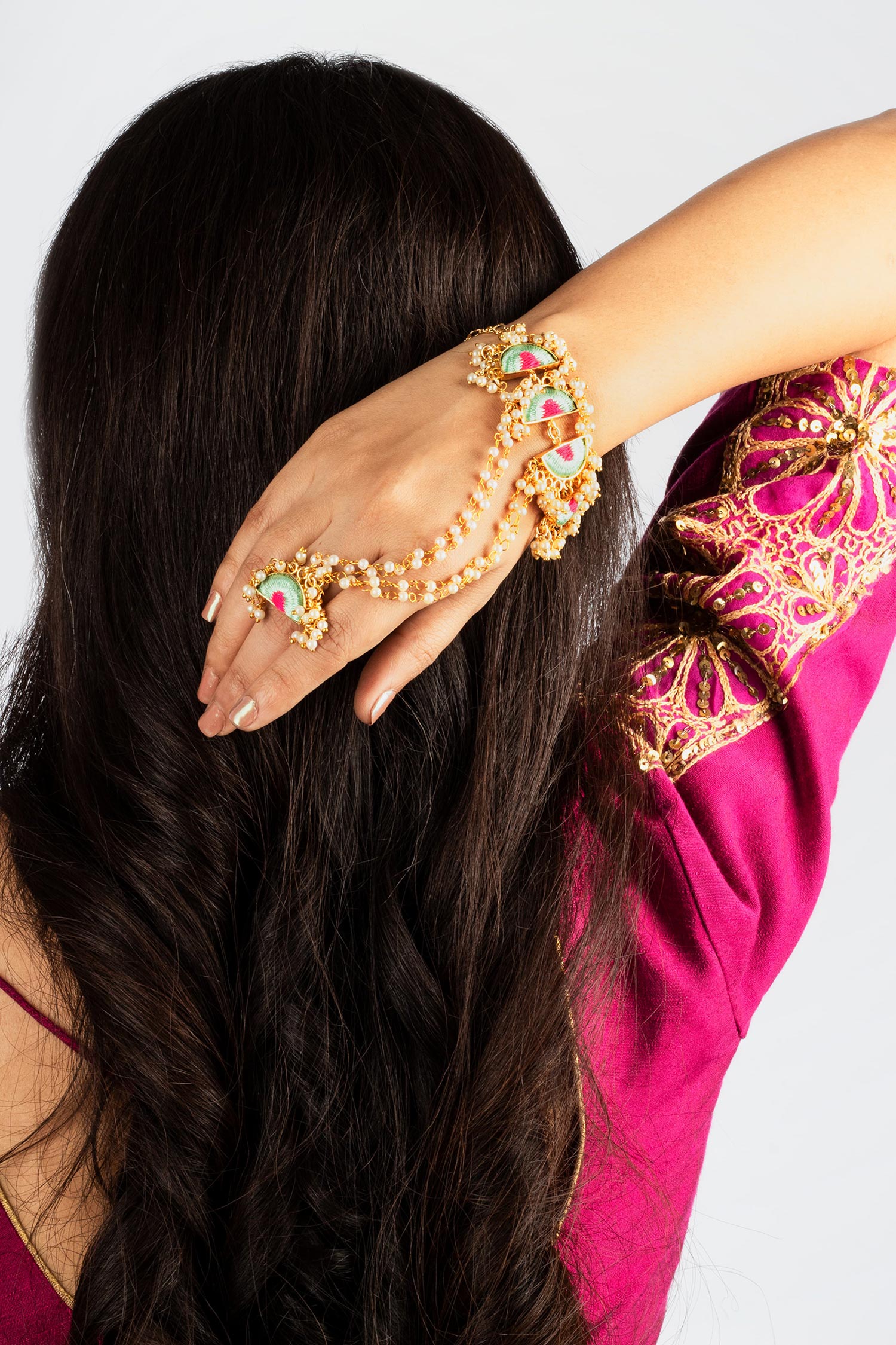 Wave Scallop Hand Harness 