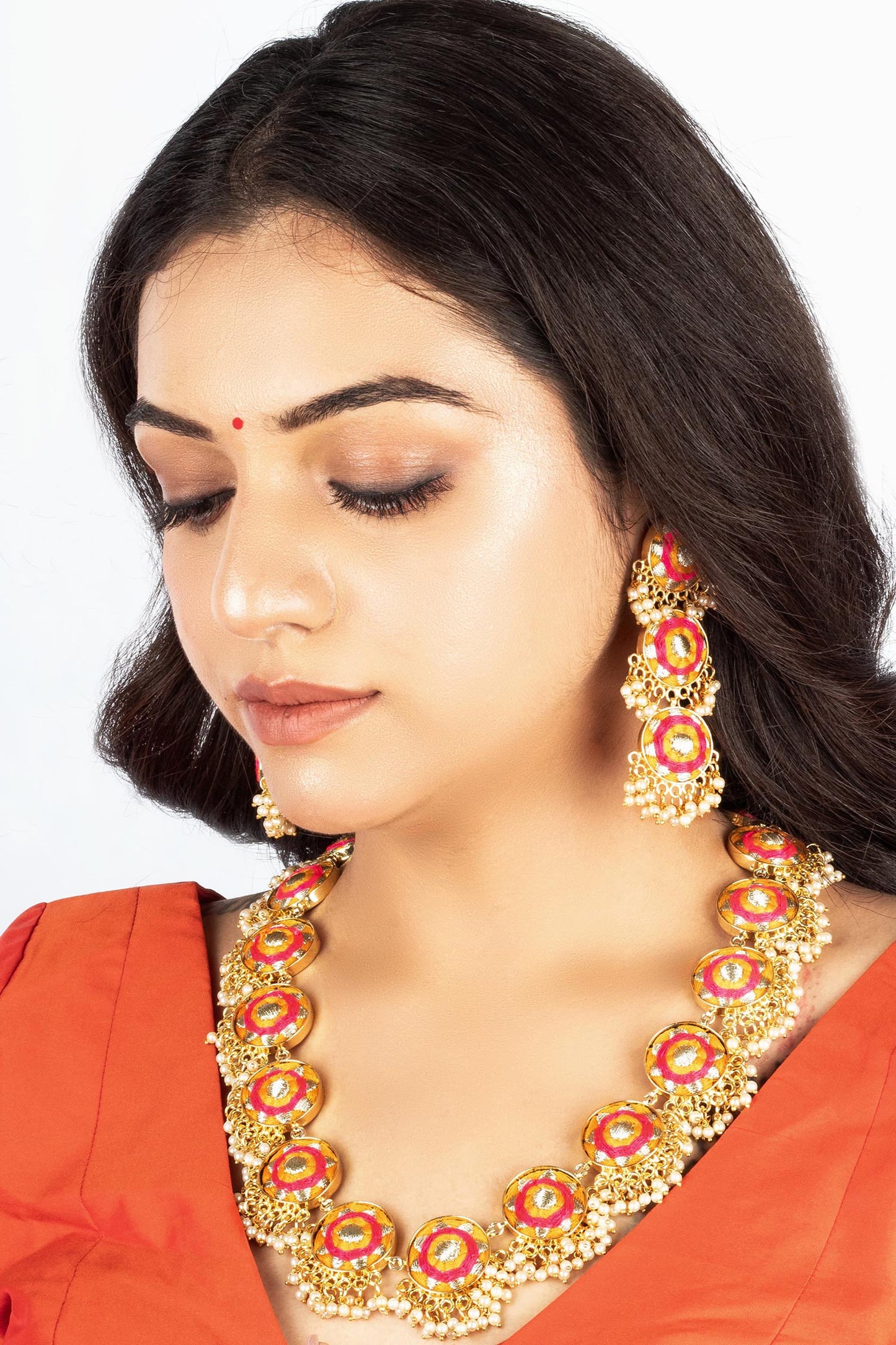 Thread Embroidered Necklace Set 