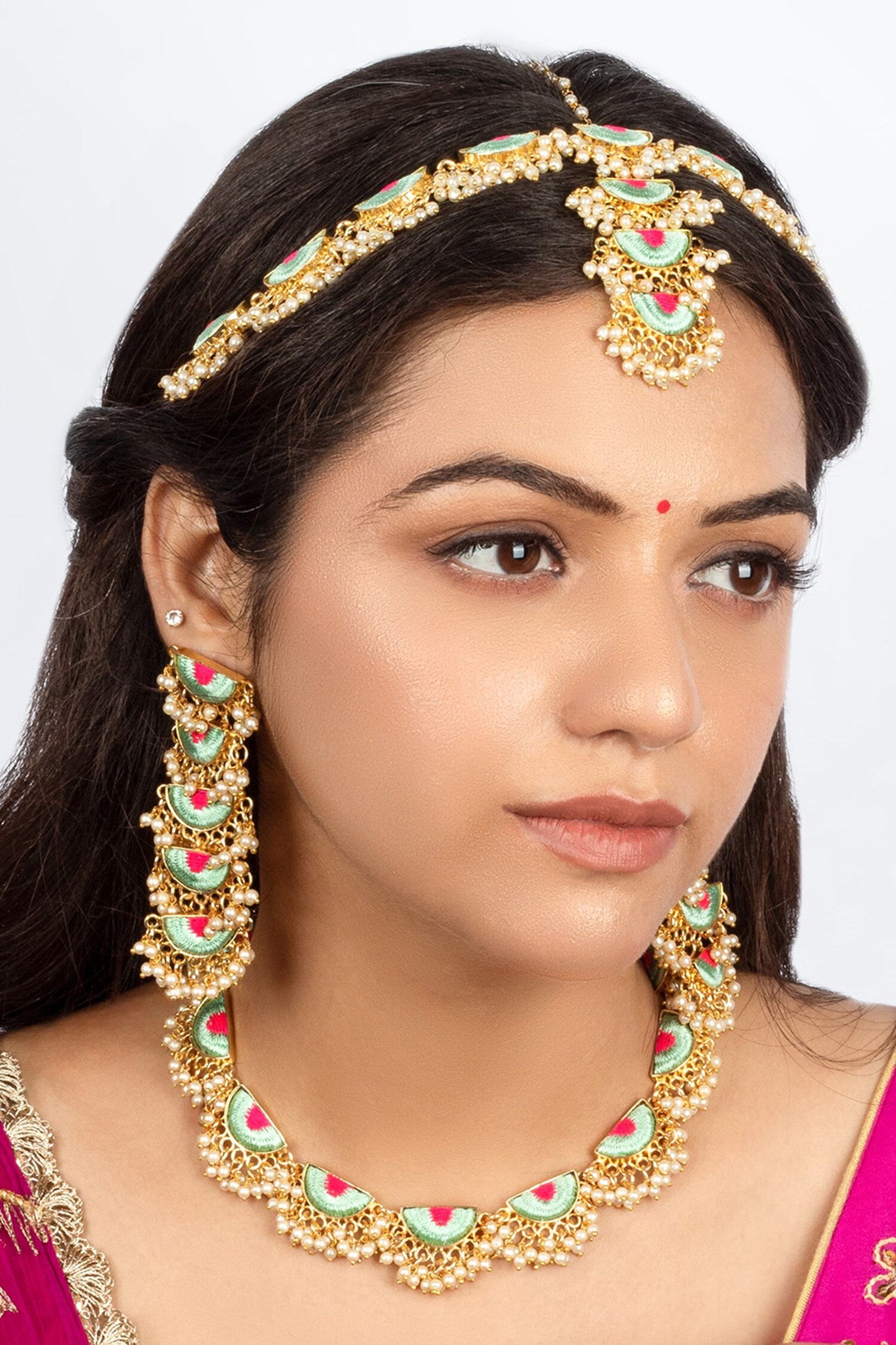 Thread Embroidered Choker Set 