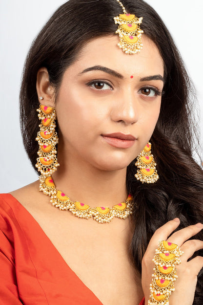 Flower Shaped Choker Set 