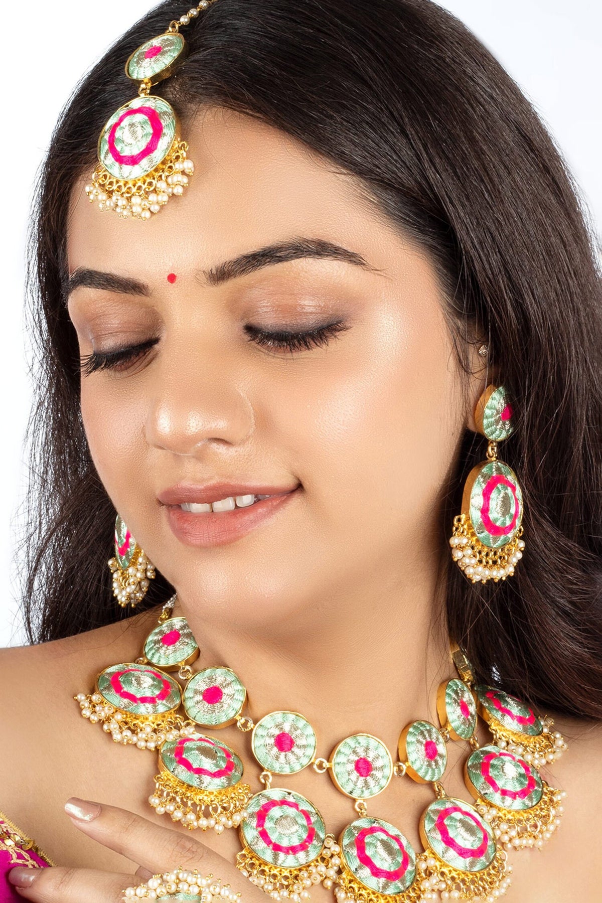 Blossom Pearl Embroidered Jewellery Set 