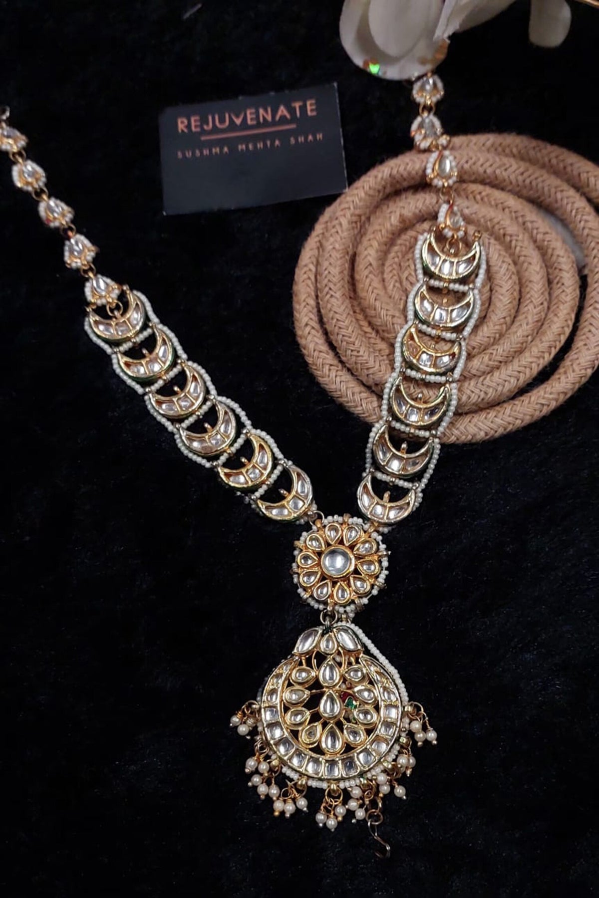 Gold Kundan Bead Embellished Mathapatti 