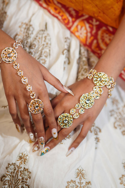 Gold Kundan Bead Embellished Haathpan 