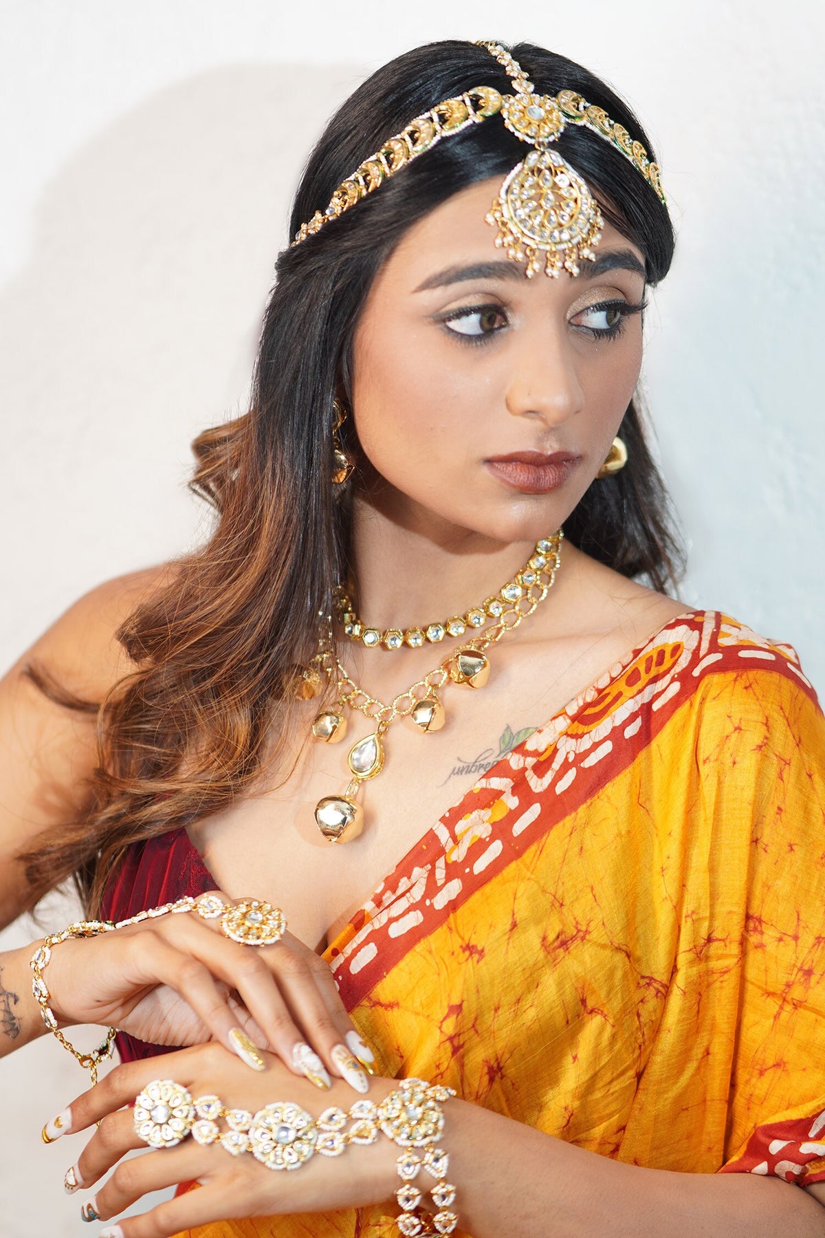 Gold Kundan Bead Embellished Haathpan 