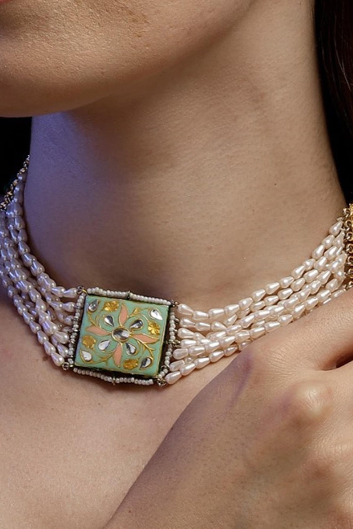 Kundan Pearl Embellished Choker 