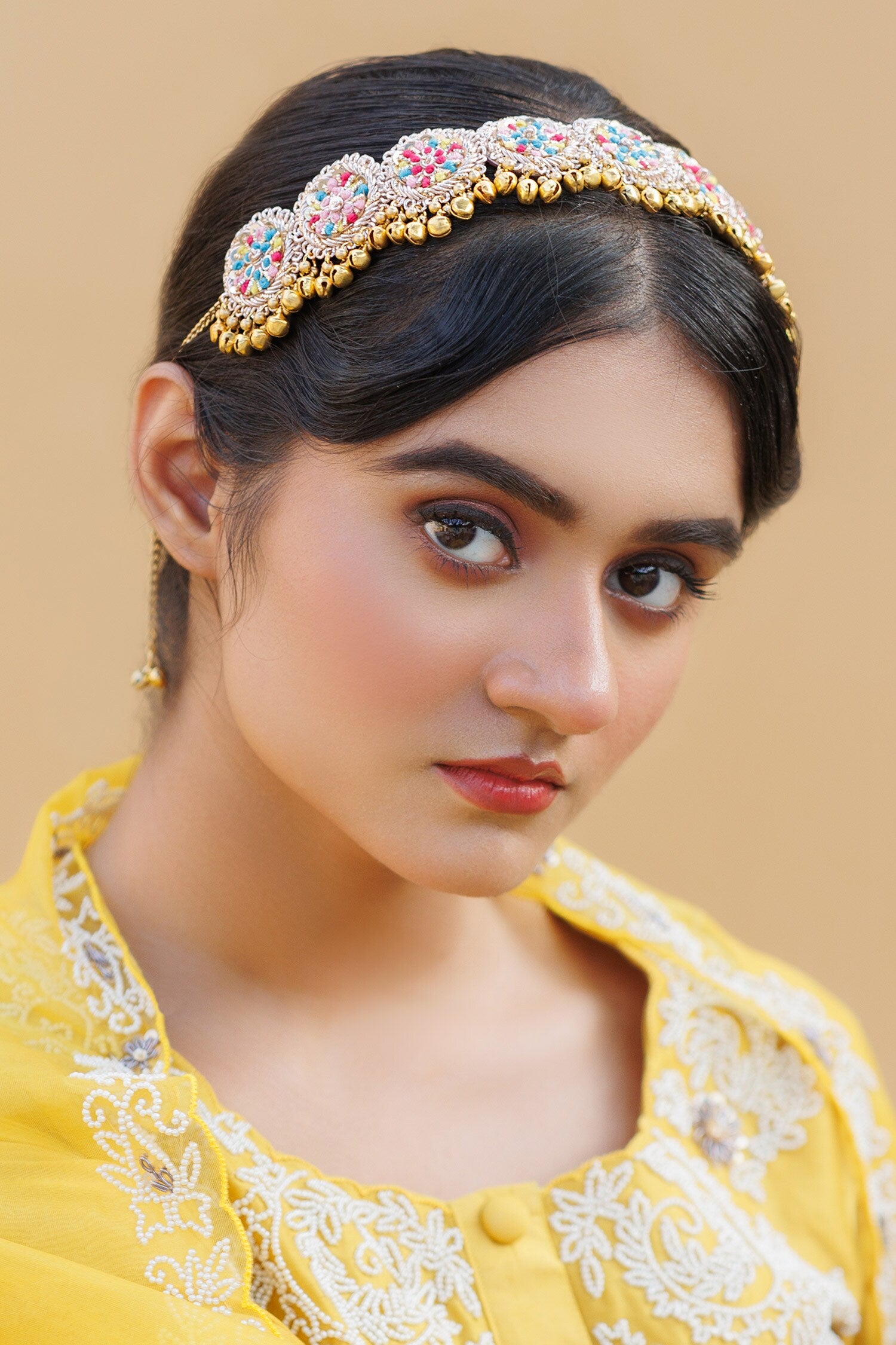 Floral Resham Ghungroo Mathapatti 