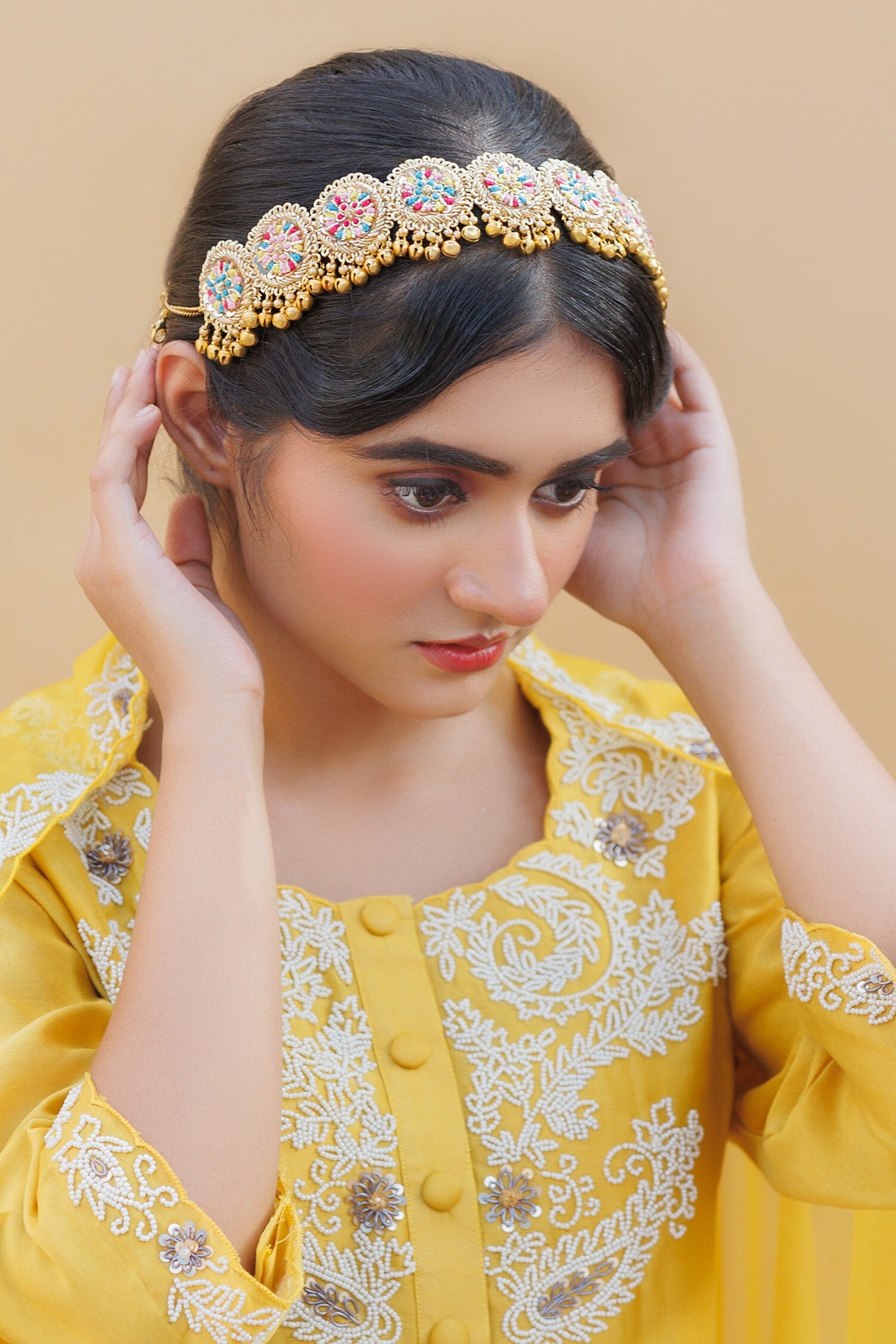 Floral Resham Ghungroo Mathapatti 