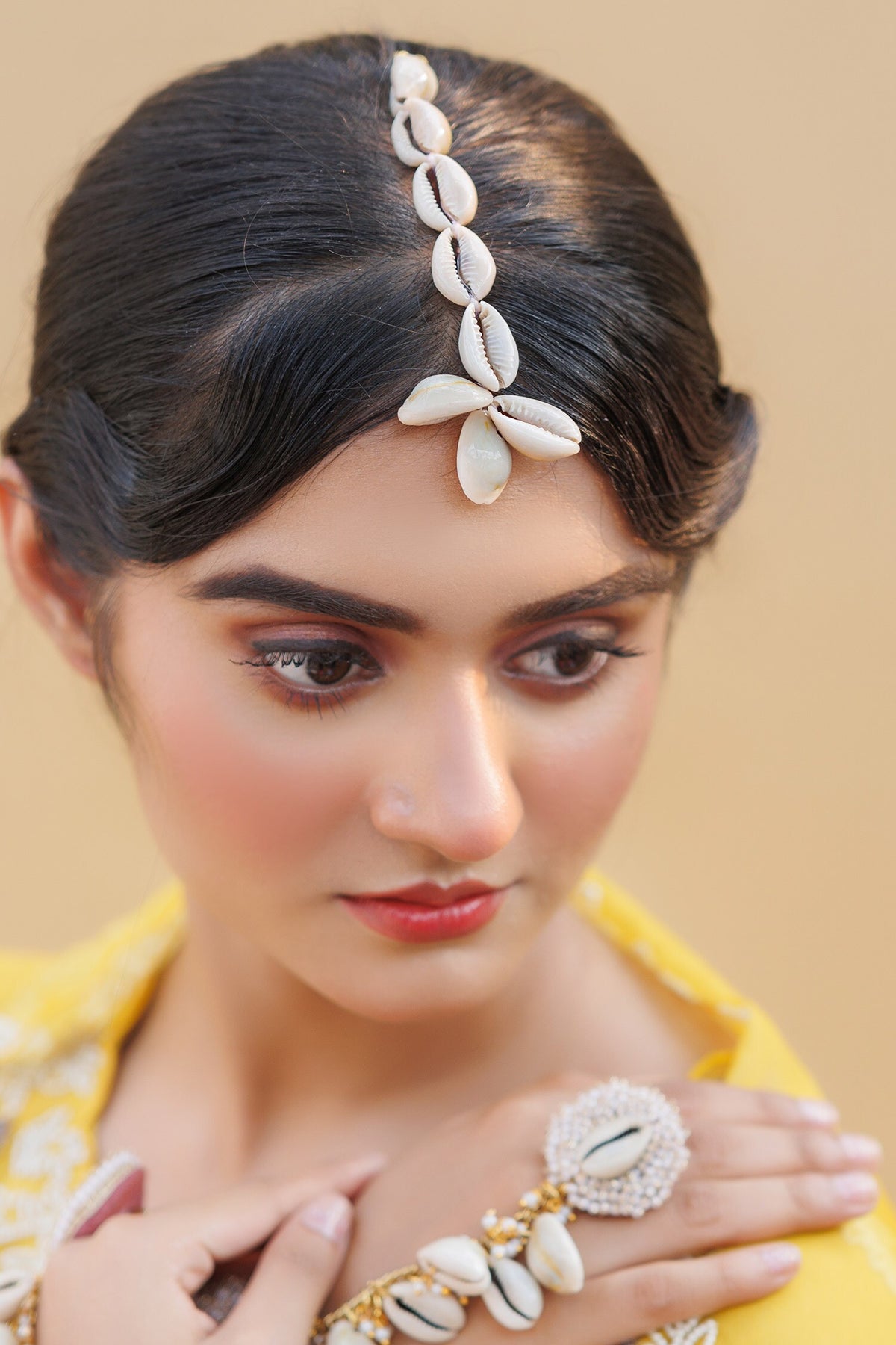 Shell Embellished Jewellery Set 