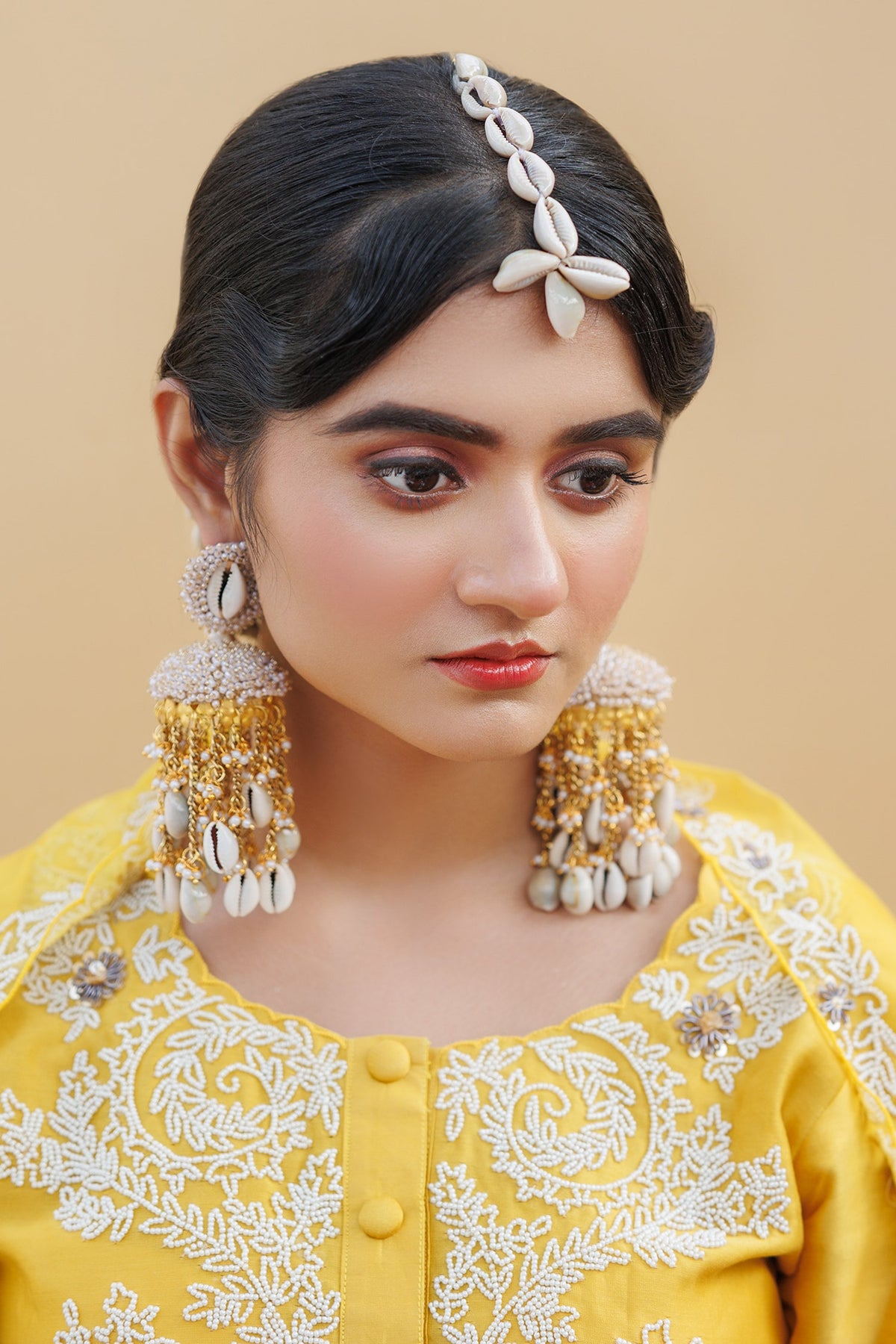 Shell Embellished Jewellery Set 