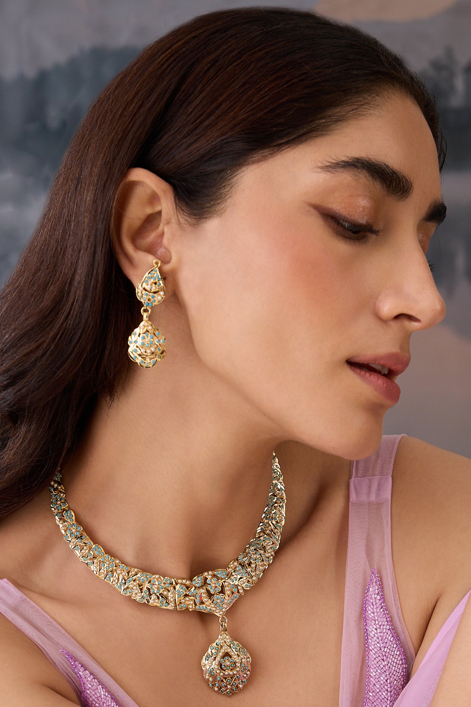Floral Cutwork Pendant Necklace Set 