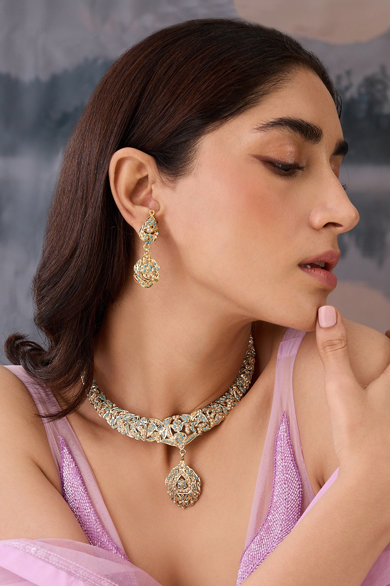 Floral Cutwork Pendant Necklace Set 