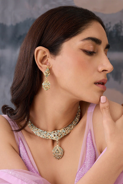 Floral Cutwork Pendant Necklace Set 