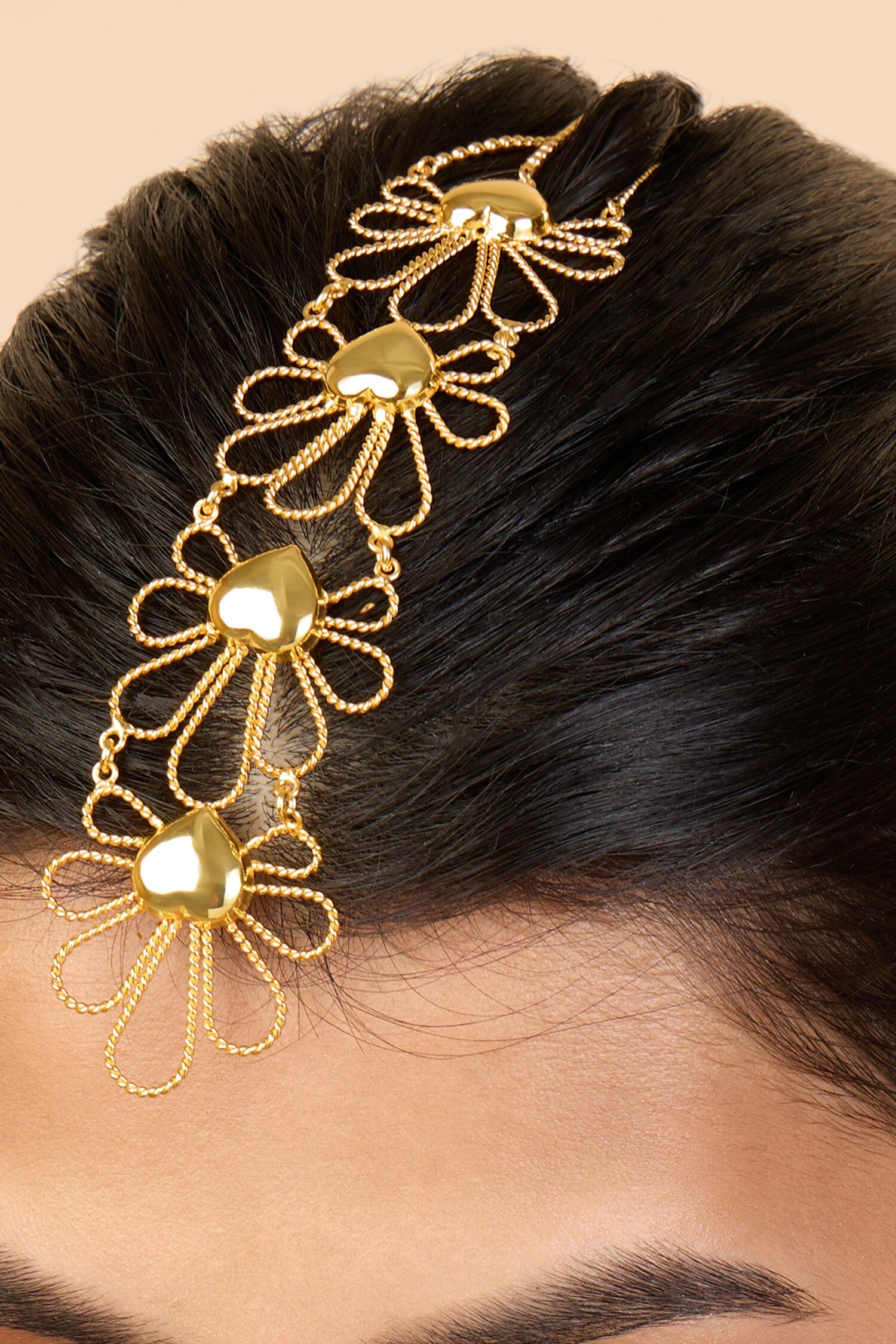 Gold Petal Vine Maangtikka 