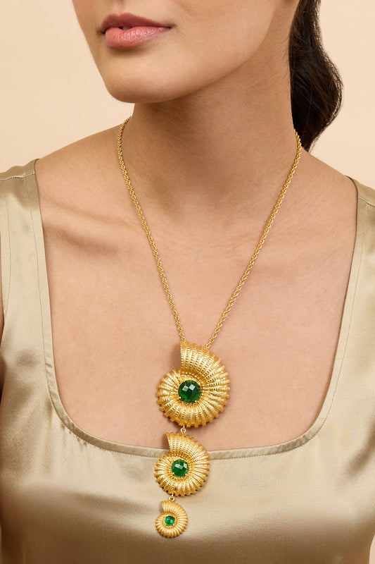 Shell Motif Glass Stone Pendant Necklace 
