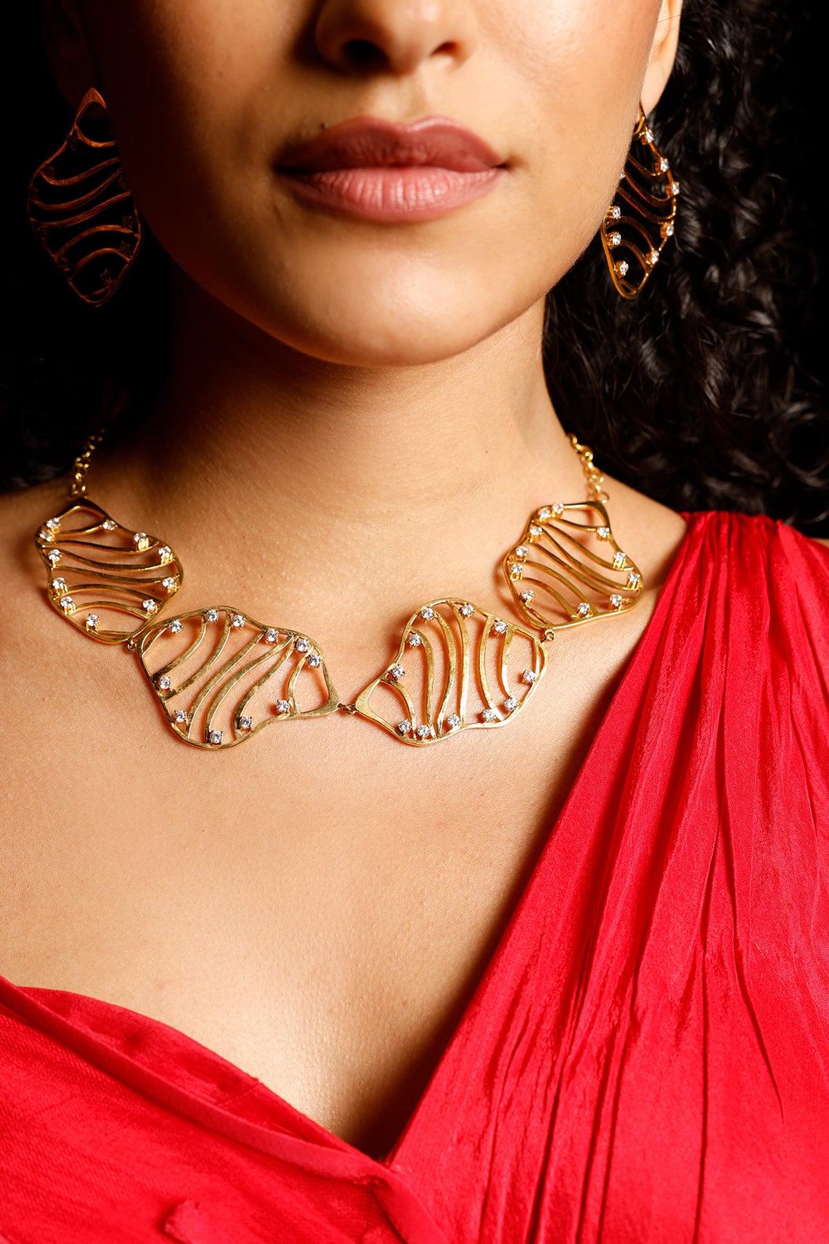 Gold Wave Cubic Zirconia Necklace 
