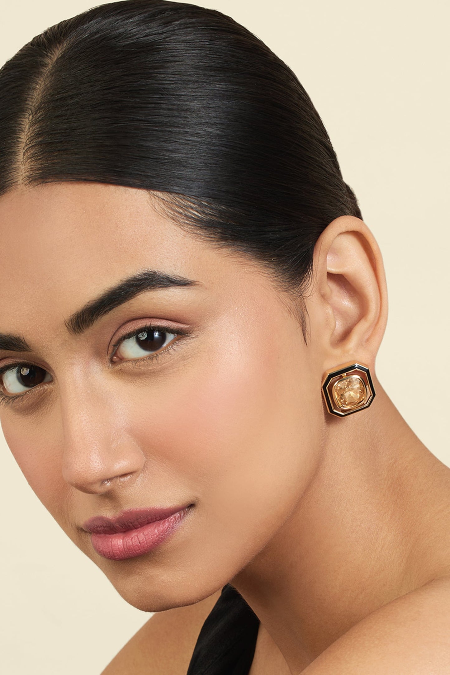 Cutwork Gold Stud Earrings 