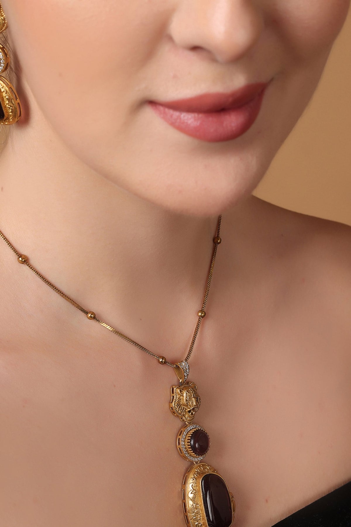 Designer Tiger Pendant Necklace Set 