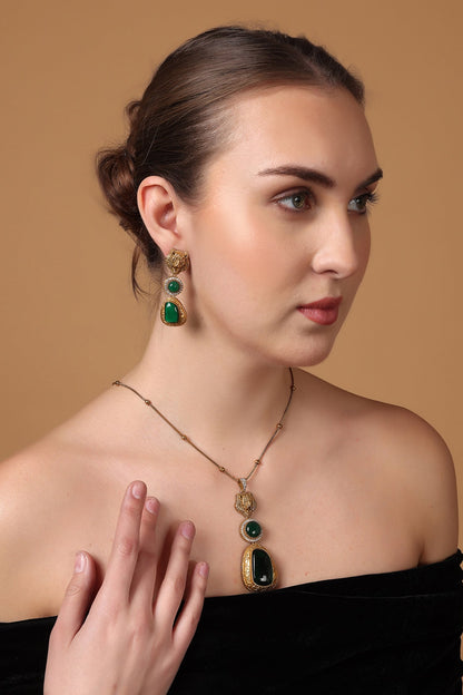 Tiger Design Pendant Necklace Set 
