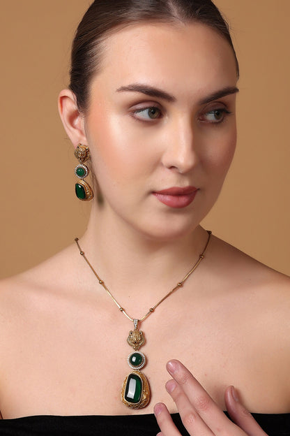 Tiger Design Pendant Necklace Set 