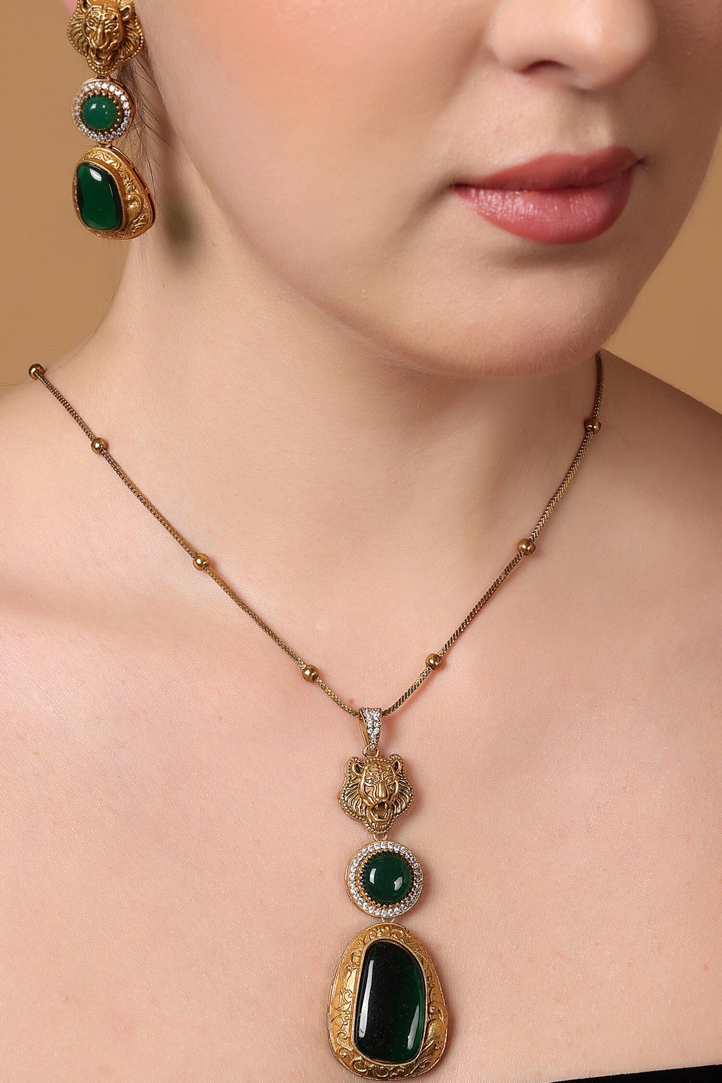 Tiger Design Pendant Necklace Set 