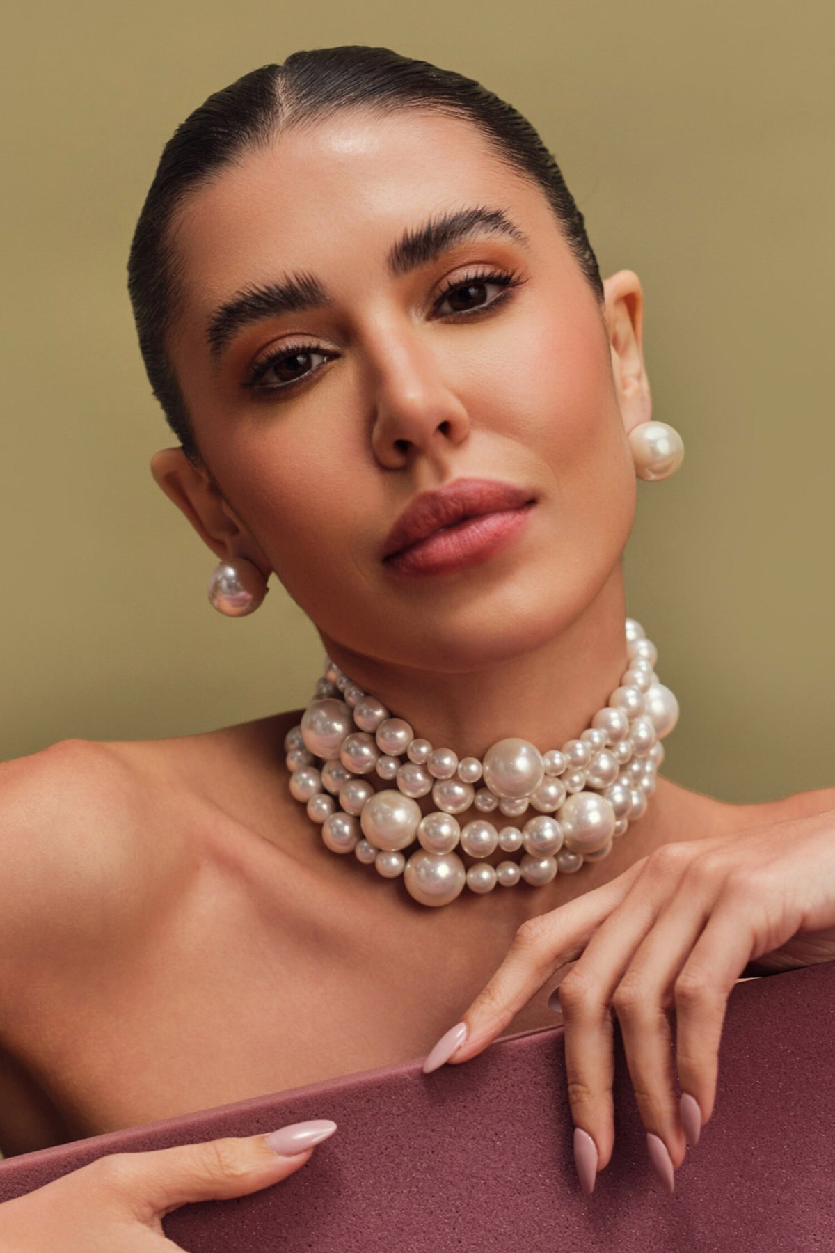 Layered Pearl Choker Necklace 