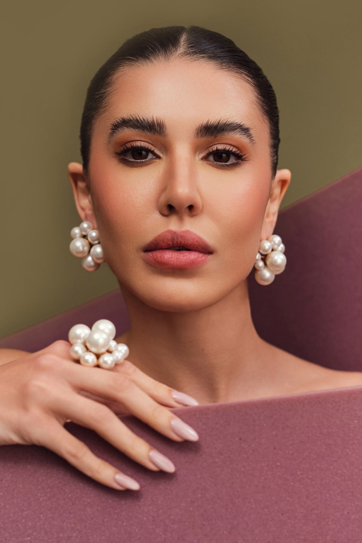 Pearl Cluster Stud Earrings 