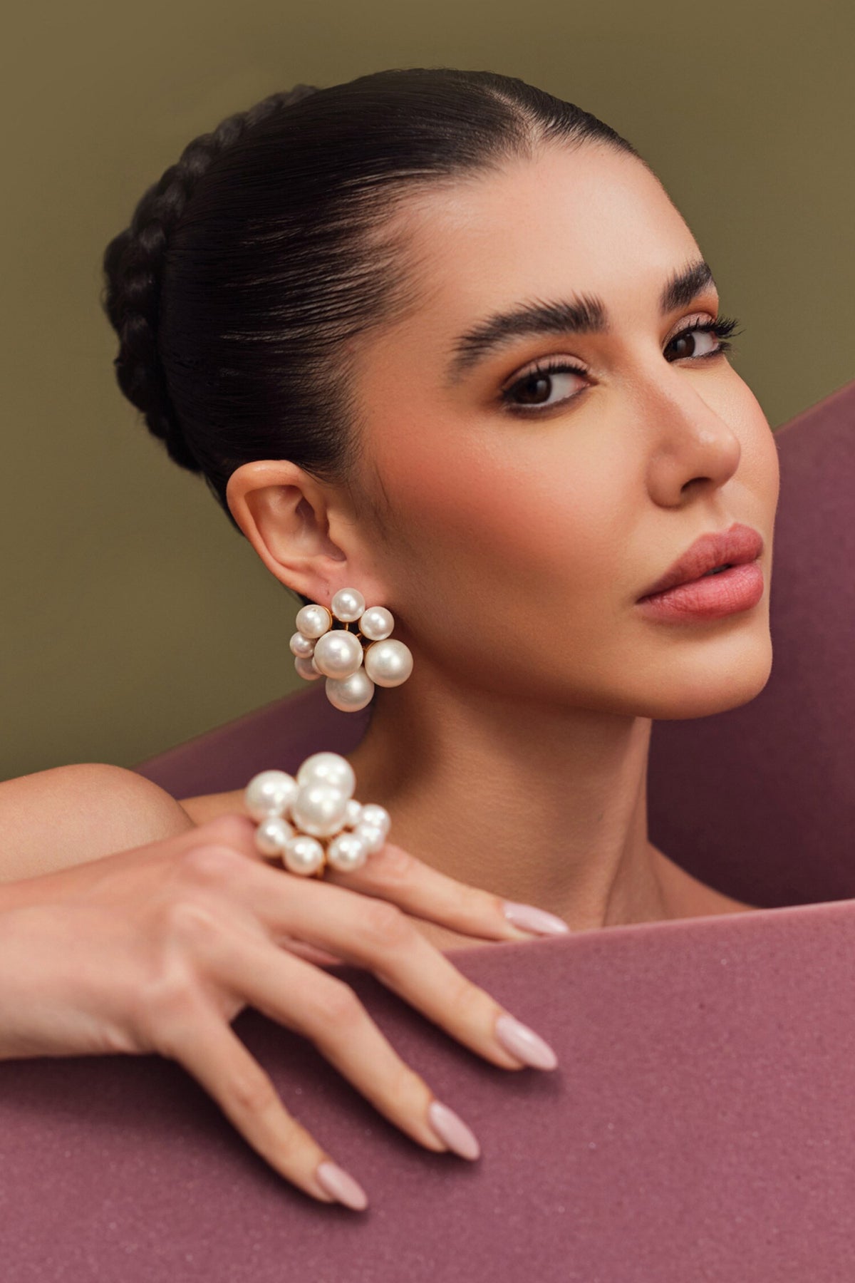 Pearl Cluster Stud Earrings 
