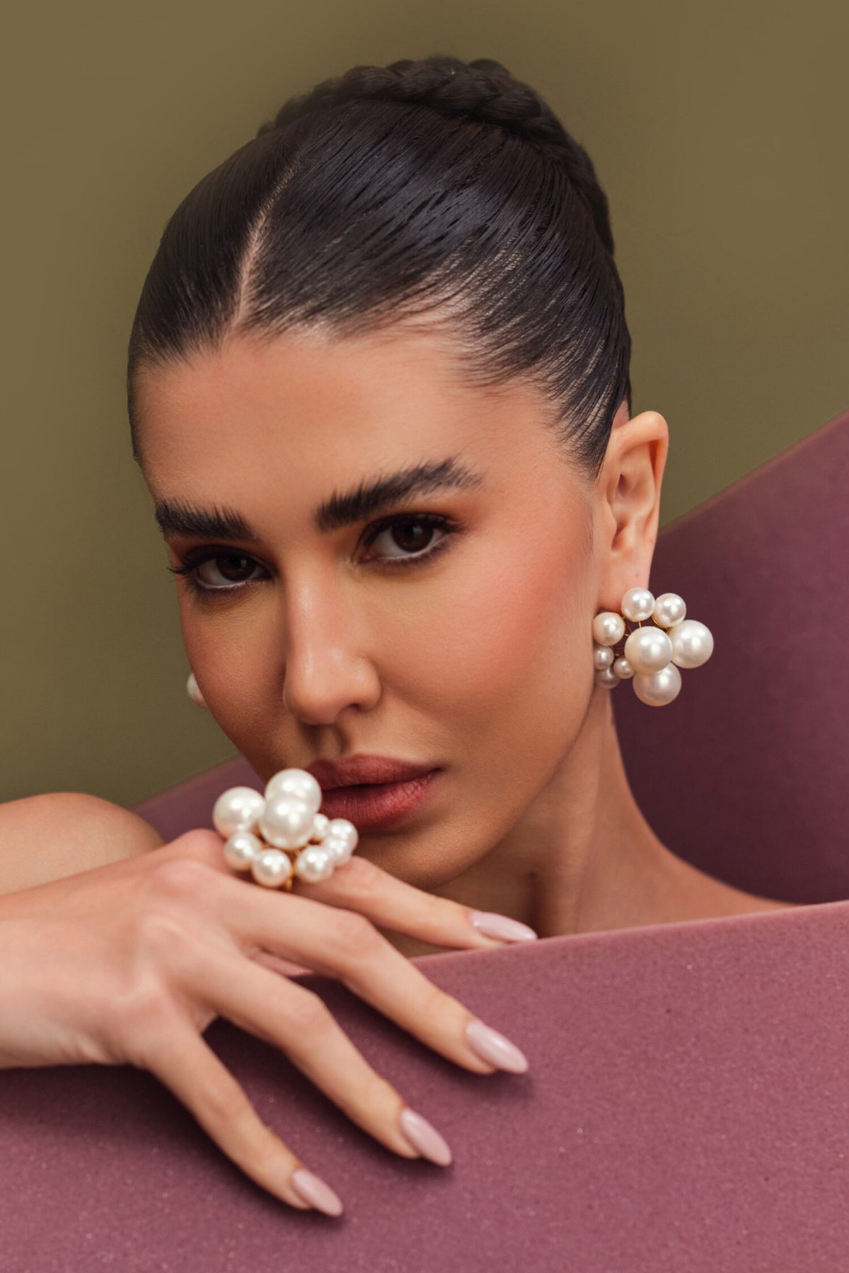 Pearl Cluster Stud Earrings 