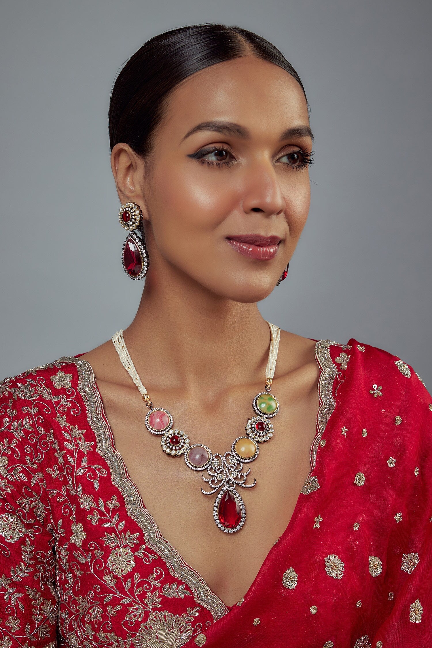 Zircon Embellished Necklace Set 