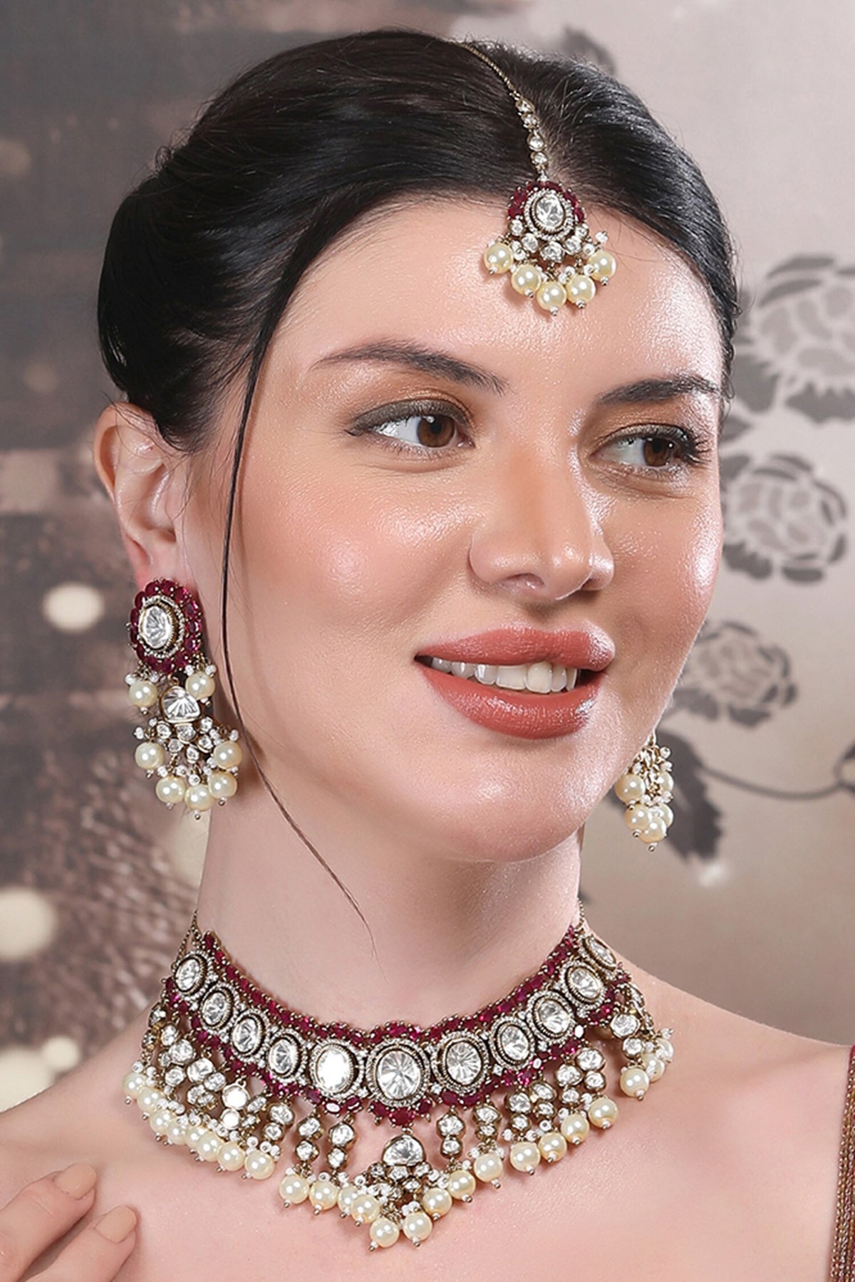 Gold Finish Kundan Necklace Set 