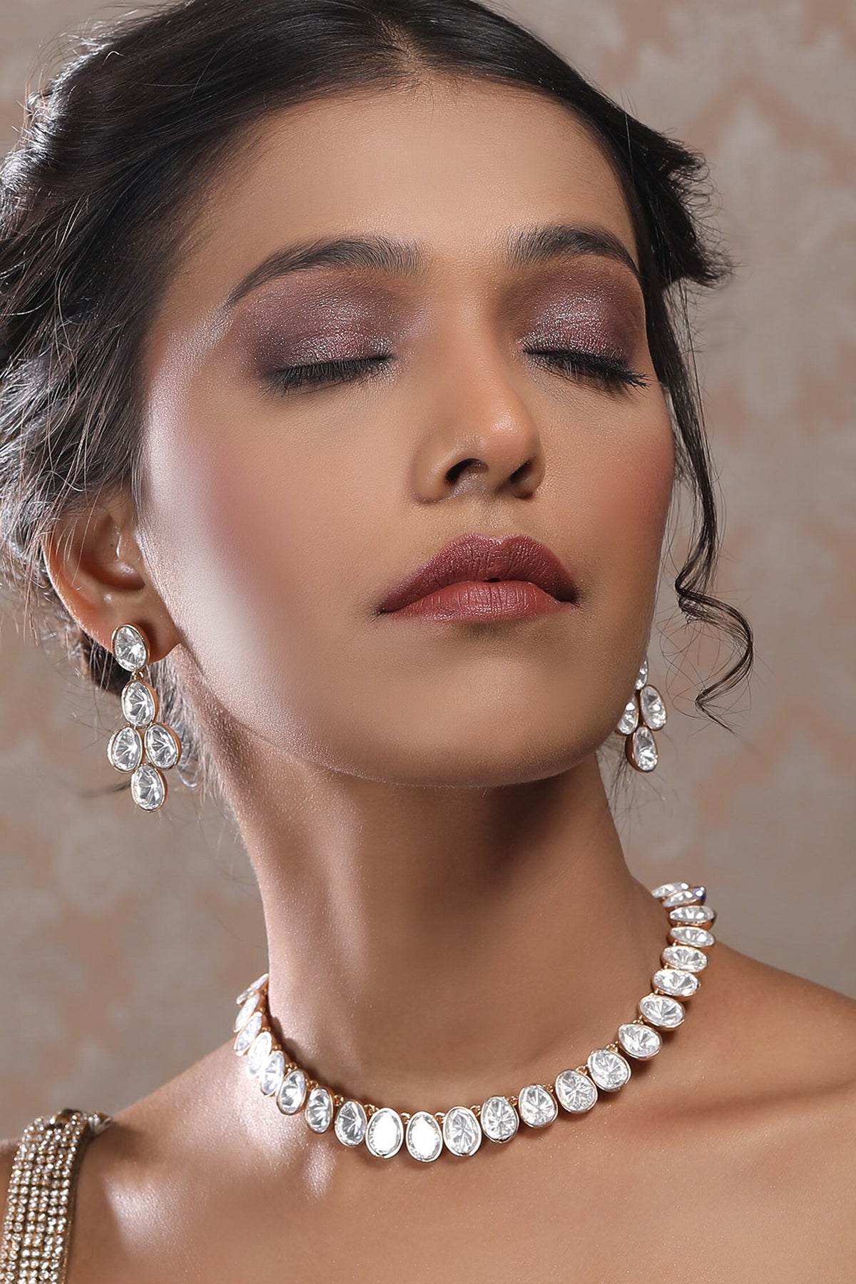 Kundan Embellished Necklace & Earring Set 